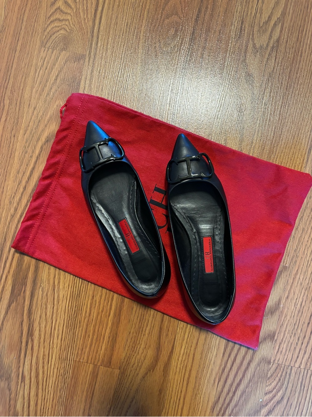 Carolina Herrera Initials Insignia Leather Ballet Flats - Picture 8 of 14